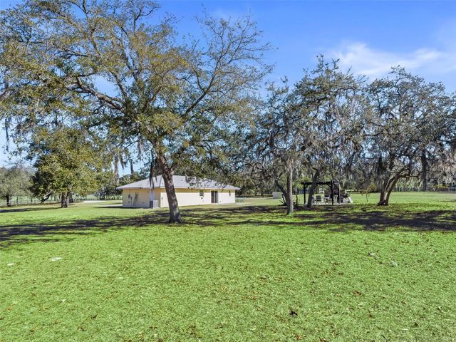 11330 E LEVY STREET, Williston, FL 32696