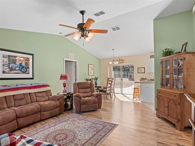 11330 E LEVY STREET, Williston, FL 32696