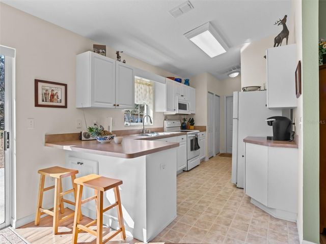 11330 E LEVY STREET, Williston, FL 32696