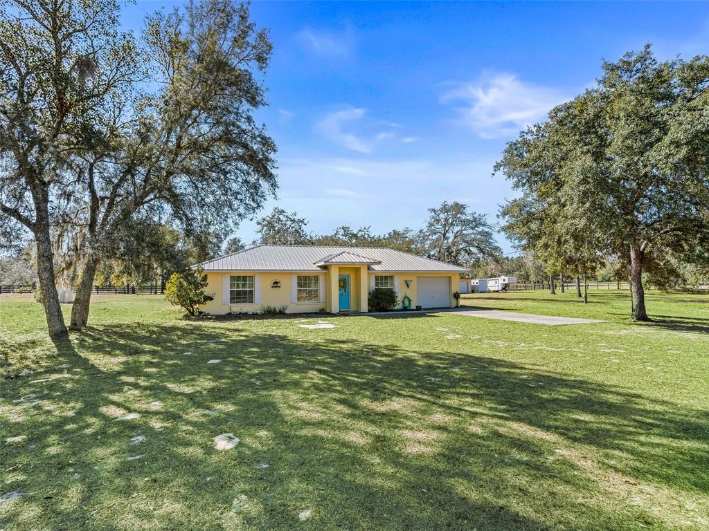 11330 E LEVY STREET, Williston, FL 32696