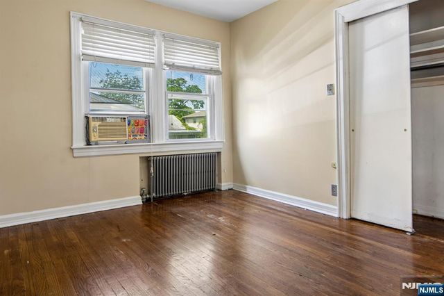 8-15 Berdan Avenue, Fair Lawn, NJ 07410