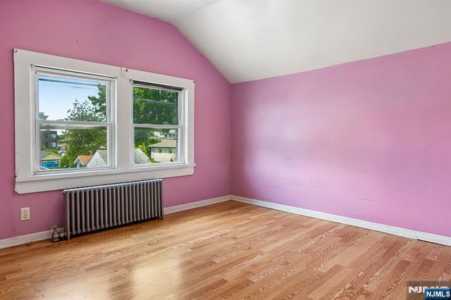 8-15 Berdan Avenue, Fair Lawn, NJ 07410