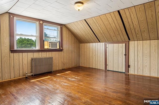 8-15 Berdan Avenue, Fair Lawn, NJ 07410