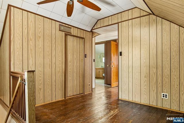 8-15 Berdan Avenue, Fair Lawn, NJ 07410