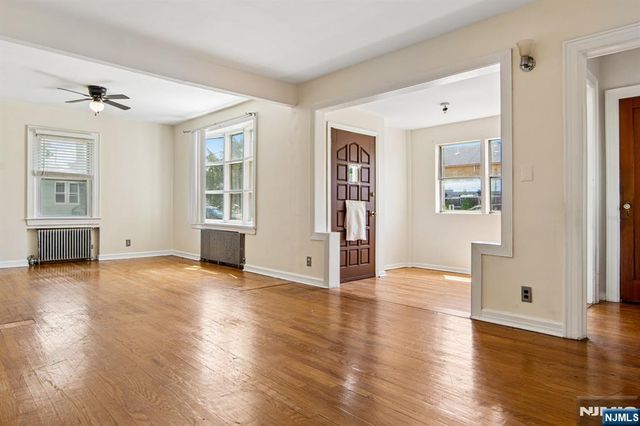 8-15 Berdan Avenue, Fair Lawn, NJ 07410