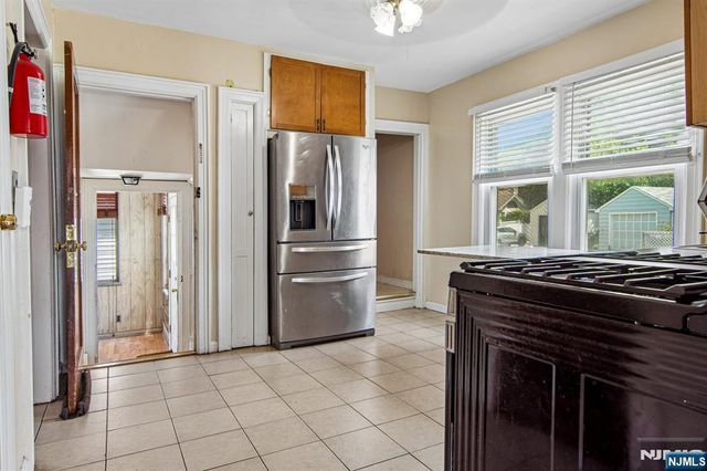 8-15 Berdan Avenue, Fair Lawn, NJ 07410