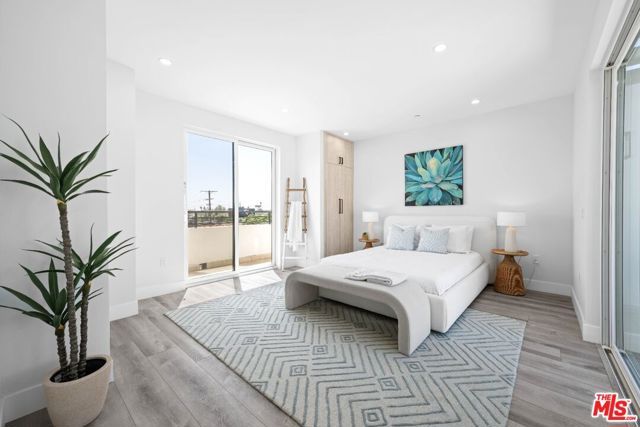 1957 Preuss Road, Los Angeles, CA 90034