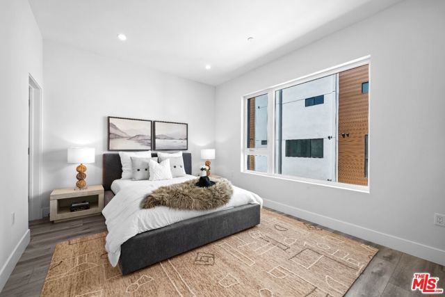 1957 Preuss Road, Los Angeles, CA 90034