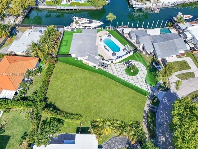 1835 N Hibiscus Dr, North Miami, FL 33181