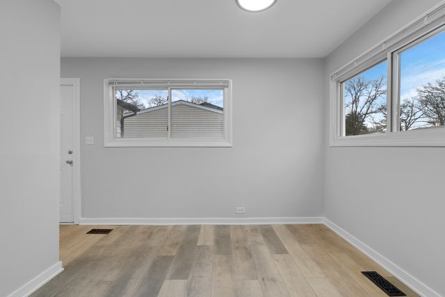 108 Walnut Drive, Streamwood, IL 60107