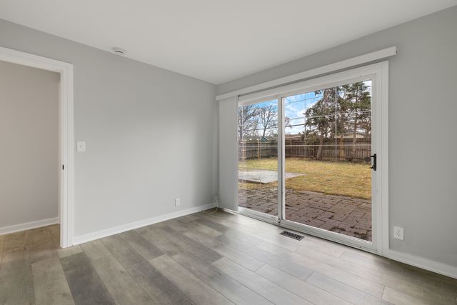 108 Walnut Drive, Streamwood, IL 60107