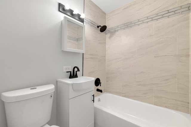 108 Walnut Drive, Streamwood, IL 60107