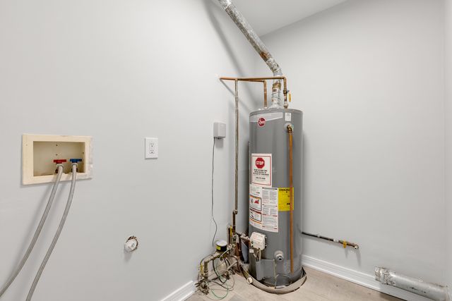 108 Walnut Drive, Streamwood, IL 60107