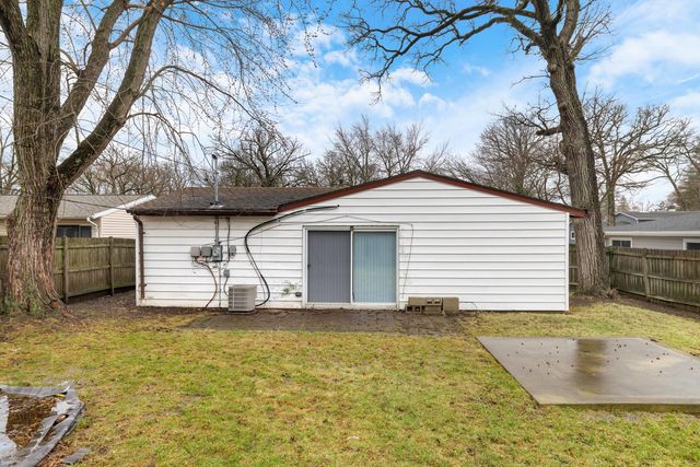 108 Walnut Drive, Streamwood, IL 60107