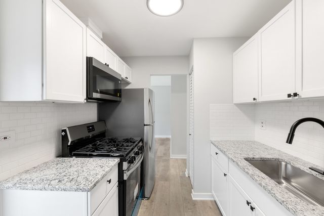 108 Walnut Drive, Streamwood, IL 60107