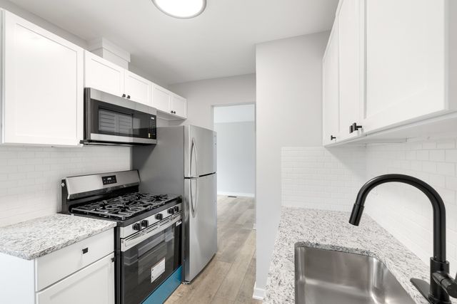 108 Walnut Drive, Streamwood, IL 60107