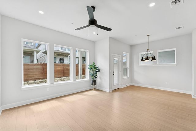 5509 Forks RD, Austin, TX 78747