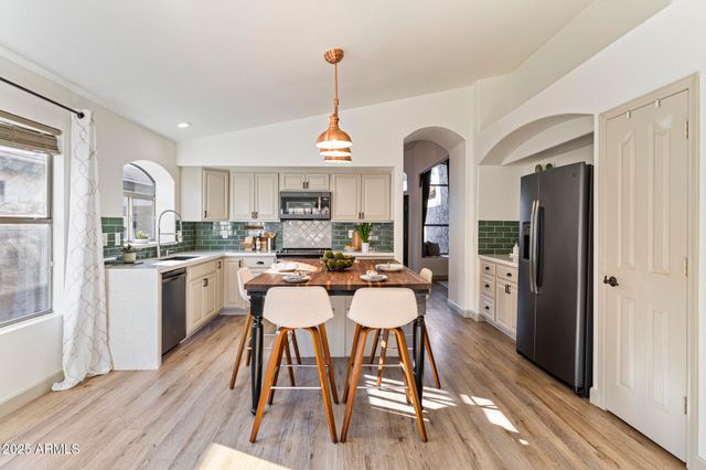 4624 E JAEGER Road, Phoenix, AZ 85050