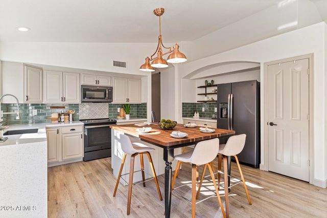 4624 E JAEGER Road, Phoenix, AZ 85050