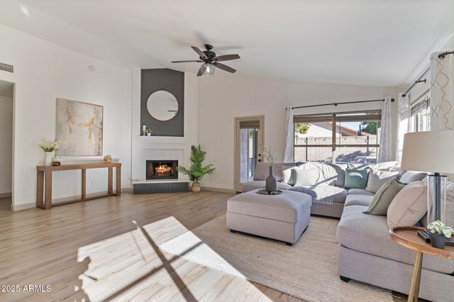 4624 E JAEGER Road, Phoenix, AZ 85050