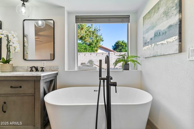 4624 E JAEGER Road, Phoenix, AZ 85050