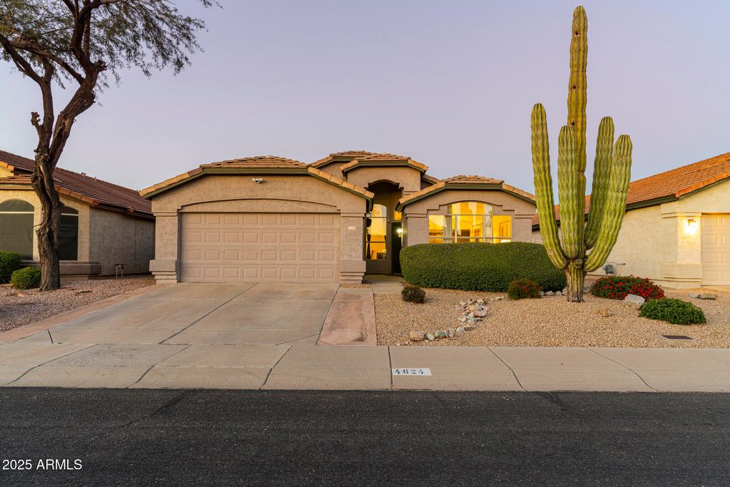4624 E JAEGER Road, Phoenix, AZ 85050