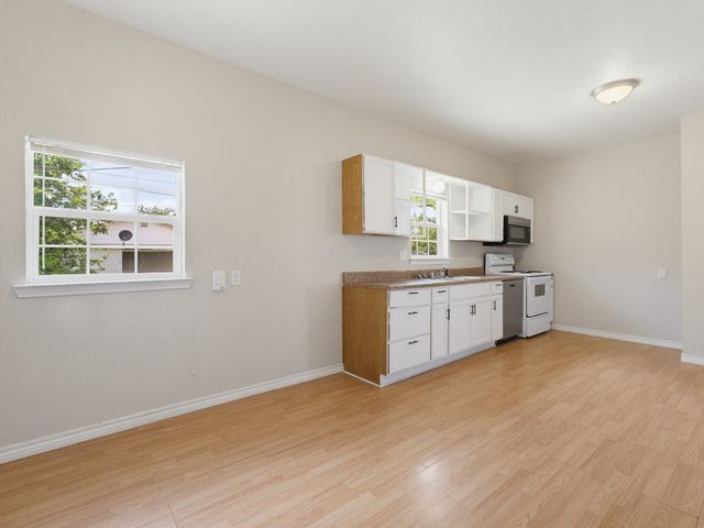 180 Trail Drive, Bowie, TX 76230