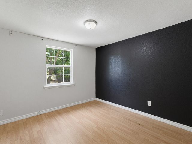 180 Trail Drive, Bowie, TX 76230