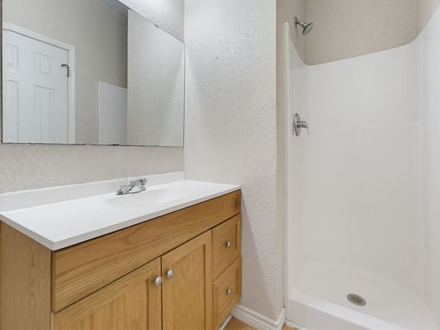 180 Trail Drive, Bowie, TX 76230