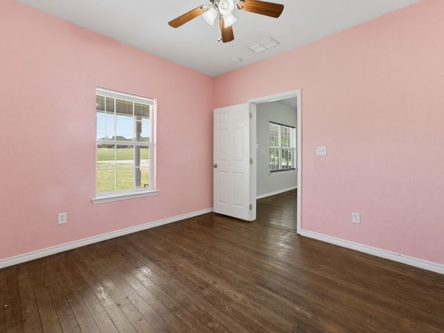 180 Trail Drive, Bowie, TX 76230