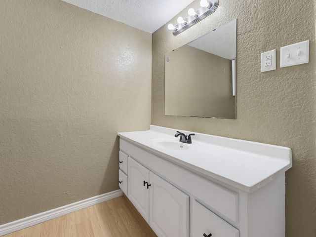 180 Trail Drive, Bowie, TX 76230