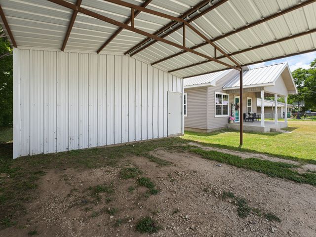 180 Trail Drive, Bowie, TX 76230