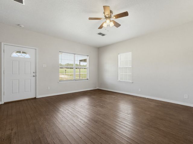 180 Trail Drive, Bowie, TX 76230