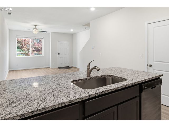 17 Ne 134TH Pl, Portland, OR 97230