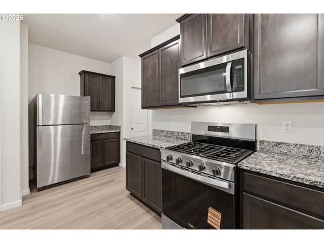 17 Ne 134TH Pl, Portland, OR 97230