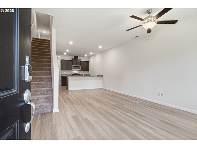 17 Ne 134TH Pl, Portland, OR 97230