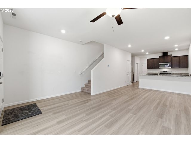 17 Ne 134TH Pl, Portland, OR 97230