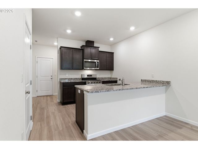 17 Ne 134TH Pl, Portland, OR 97230