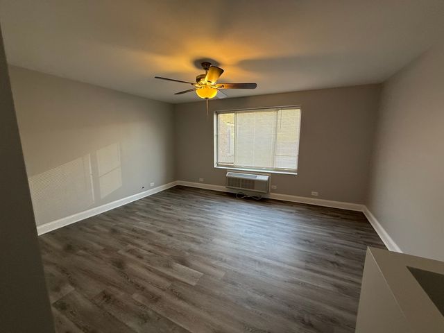 744 W GORDON Terrace 311, Chicago, IL 60613