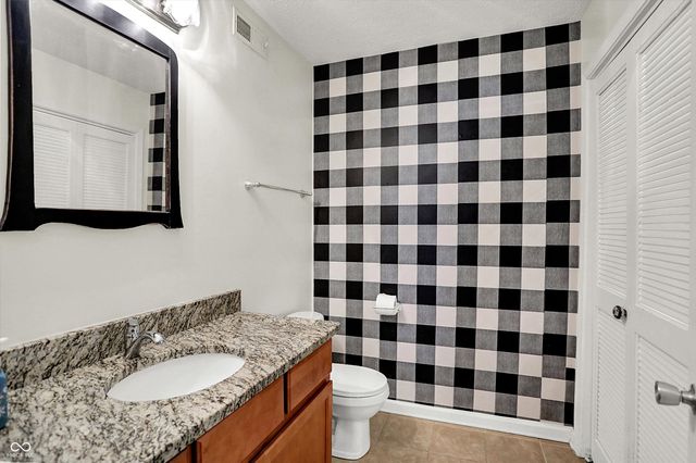 354 Dominion Drive, Zionsville, IN 46077