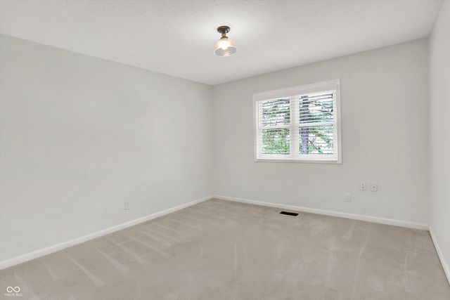 354 Dominion Drive, Zionsville, IN 46077