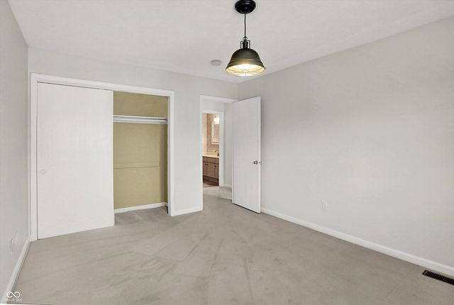 354 Dominion Drive, Zionsville, IN 46077