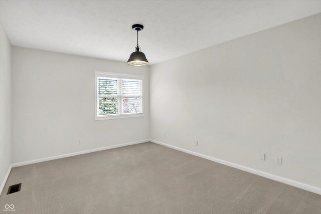 354 Dominion Drive, Zionsville, IN 46077