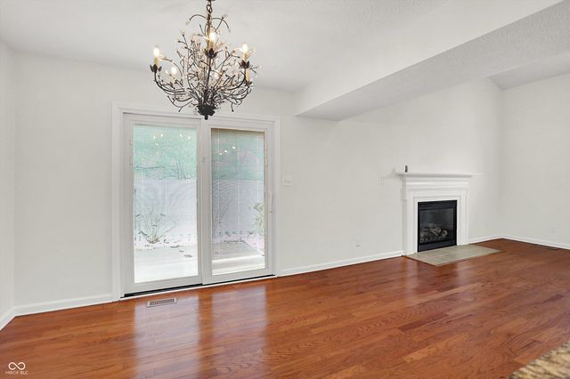 354 Dominion Drive, Zionsville, IN 46077