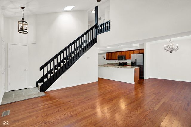 354 Dominion Drive, Zionsville, IN 46077