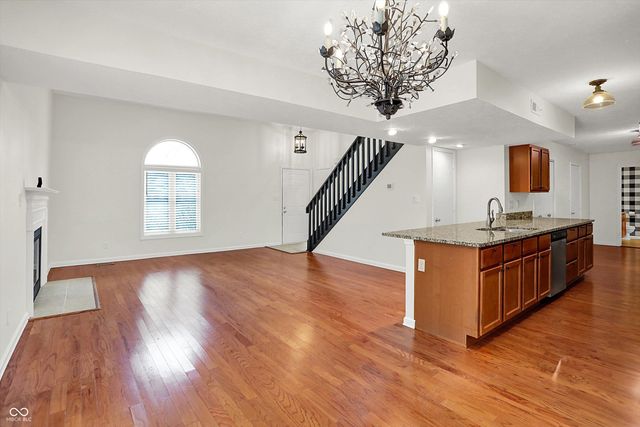 354 Dominion Drive, Zionsville, IN 46077