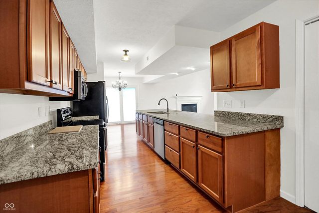 354 Dominion Drive, Zionsville, IN 46077