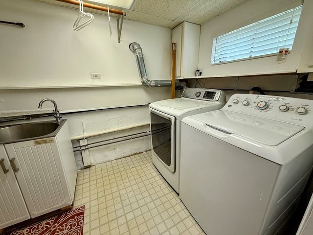 572 N Emroy Avenue, Elmhurst, IL 60126