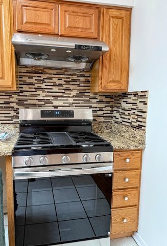 572 N Emroy Avenue, Elmhurst, IL 60126
