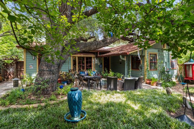 221 Park LN, Austin, TX 78704